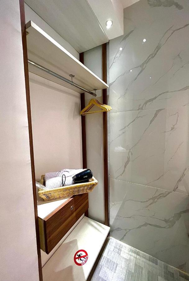 Oxy Suites G-03 At Shop House Meisterstadt Pollux Habibie Batam Luaran gambar